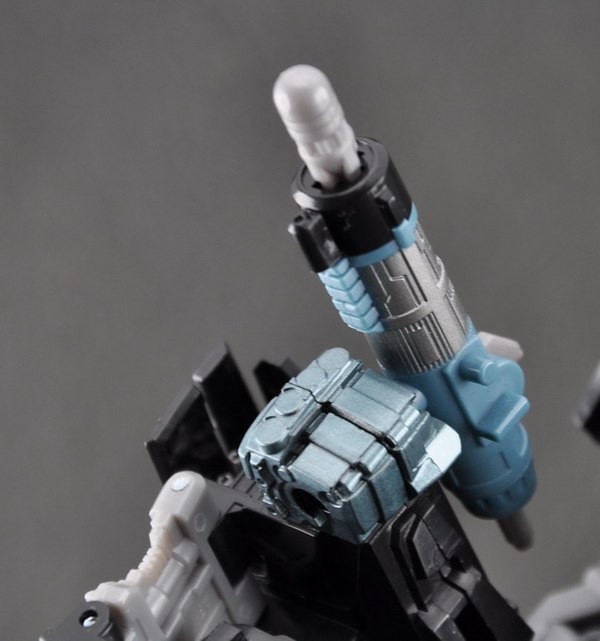 Transformers Dark Of The Moon Leader Class Ironhide  (9 of 25)